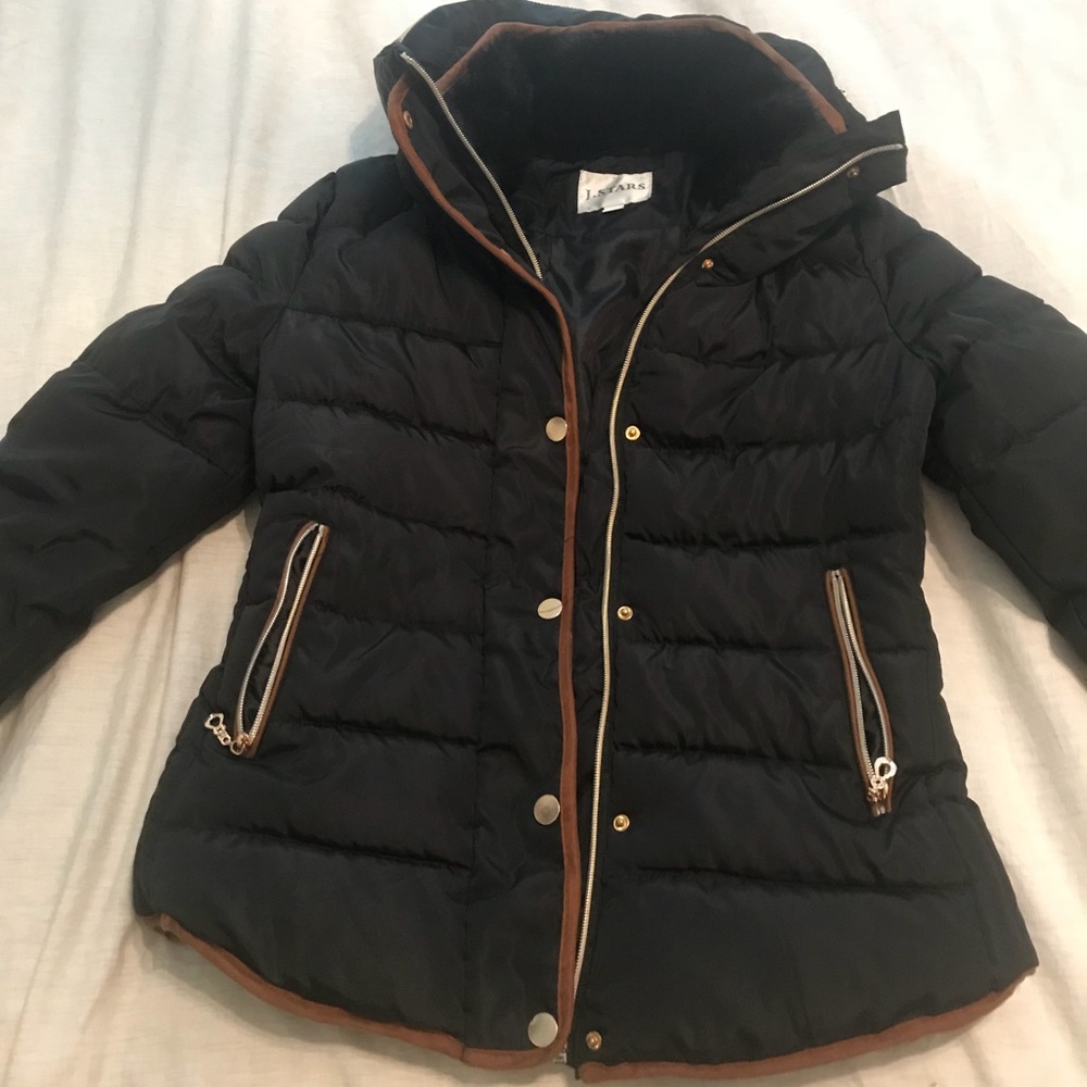 Women’s Black with brown detail puffer jacket NWOT